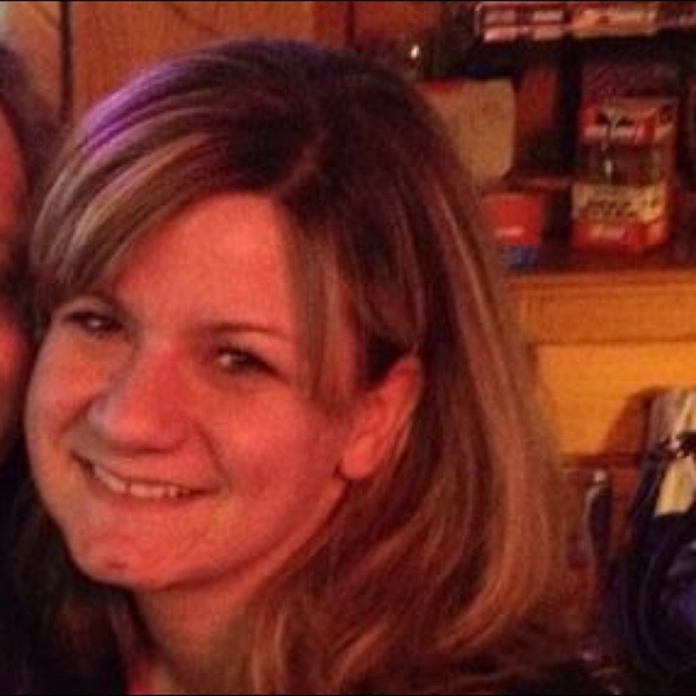 Meet your Posher, Amanda!!! 😊 🛍🛍🛍🛍🛍🛍🛍